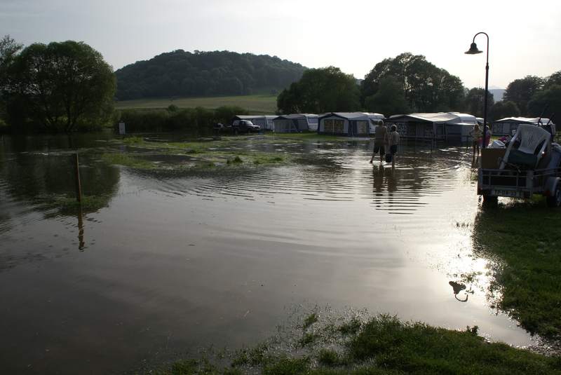 Hochwasser 2008 beim Campingplatz Bild Nr.018